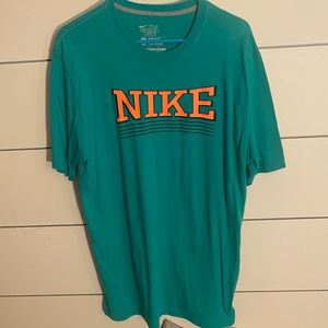 Nike T-shirt